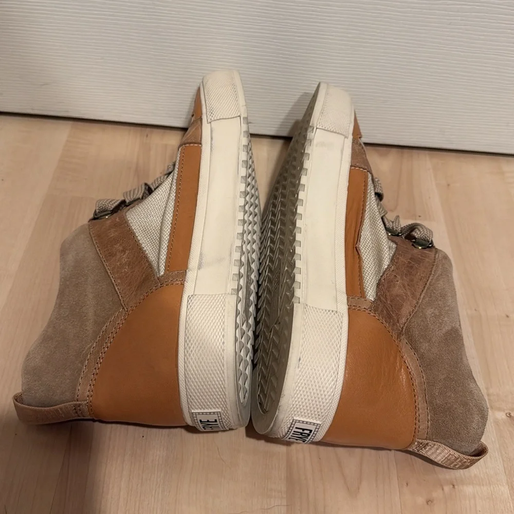 Frye Gia Lug Trail Sneaker Shoe in Beige Multi Leather And Canvas - Women’s 9 - Picture 6 of 8